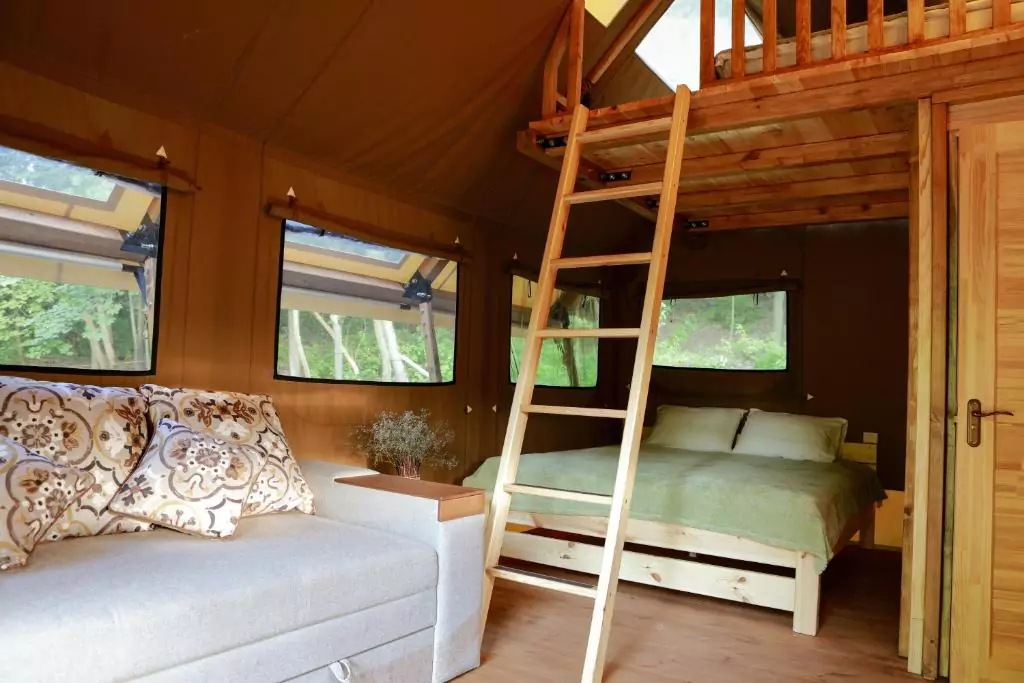 upstairs-glamping